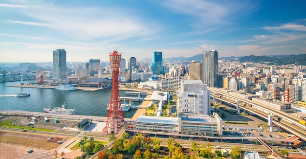 Skyline y puerto de Kobe en Japón