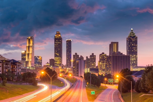 Skyline-Stadtbild der Innenstadt von Atlanta im Zentrum der USA