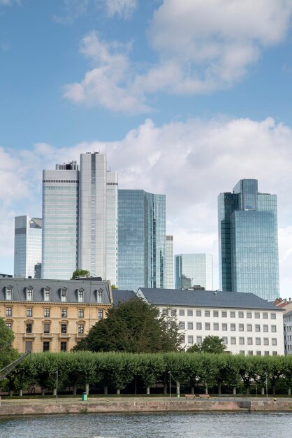 Skyline und Fluss, Frankfurt, Deutschland