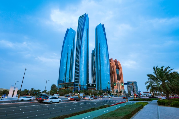 Skyline von Abu Dhabi in den Vereinigten Arabischen Emiraten