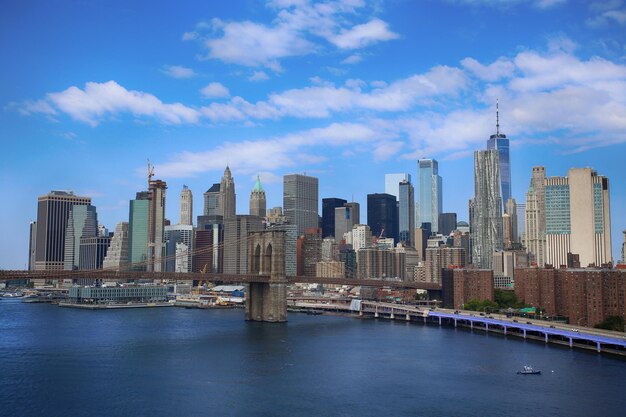 Skyline von Manhattan und Brooklyn Bridge New York City