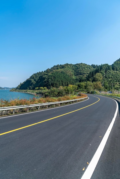 Skyline von Mountain Forest Expressway