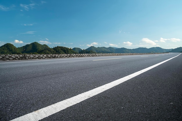 Skyline von Mountain Forest Expressway