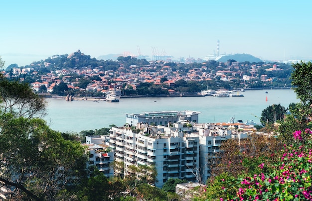 Skyline von Xiamen, China von Gulangyu Island.