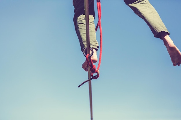 Slacklining é uma prática em equilíbrio