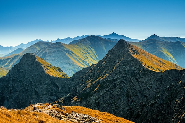 Slowakei Hohe Tatra mit Wiese Zapadne tatry Slowakei Wandern in den slowakischen Bergen Banikov und Ziarska-Tal