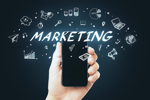 Smartphone mit Marketingskizze