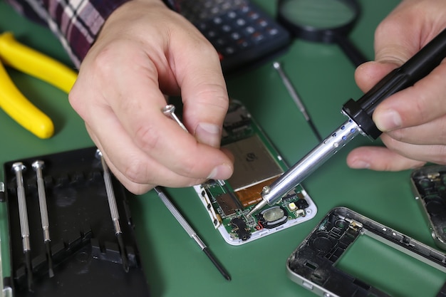 Smartphone-Reparatur-Chip