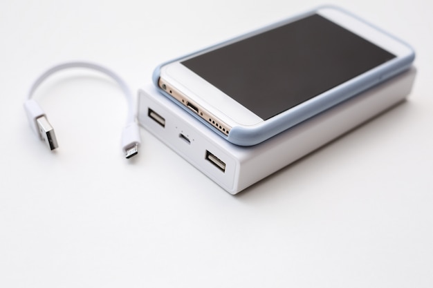 Smartphone- und Powerbank-Konzept