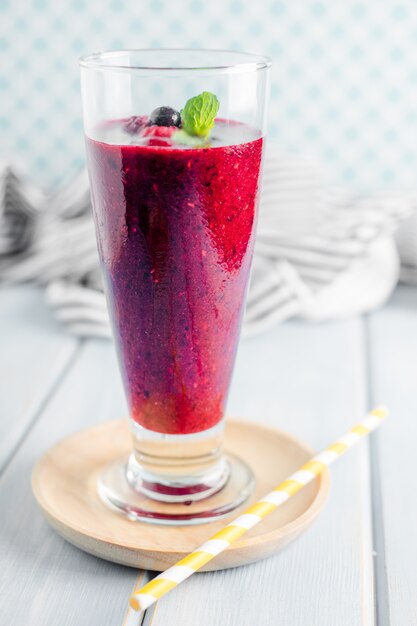 Smoothie de Berry com Hortelã