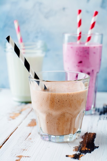 Smoothie de chocolate, frutas vermelhas e baunilha.