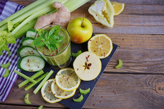 Smoothie de frutas e legumes Café da manhã saudável