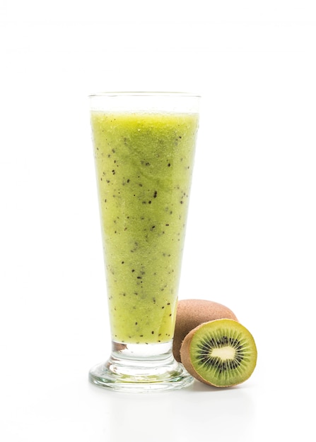 Foto smoothie de kiwi no fundo branco