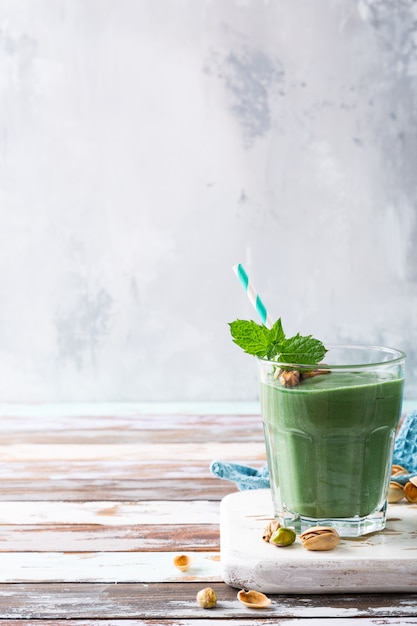 Smoothie de pistache verde saudável