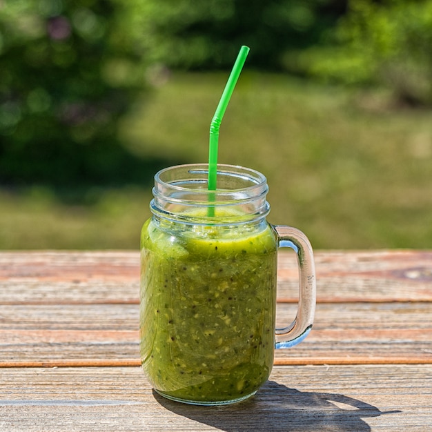 Smoothie verde vegano saudável