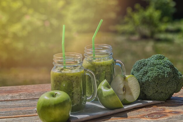 Smoothie verde vegano saudável