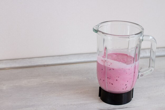 Smoothies liquidificador na cozinha