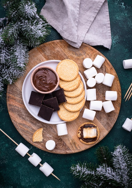 Smores con malvavisco chocolate y galletas