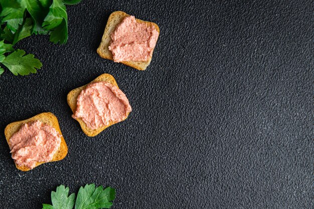 Smorrebrod Lodde Rogen Kaviar Sandwich gesunde Mahlzeit Diät Snack auf dem Tisch Kopie Raum Essen