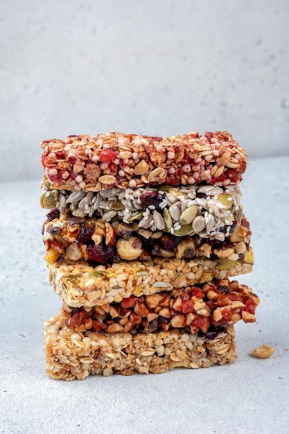 Snack de barritas energéticas para un bodegón saludable