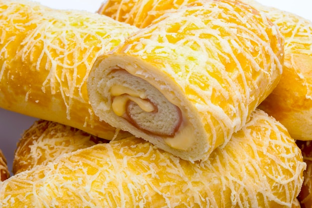 Foto snack brasileiro com queijo e presunto