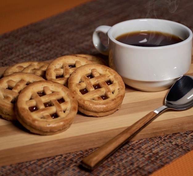 snack de galletas de café caliente