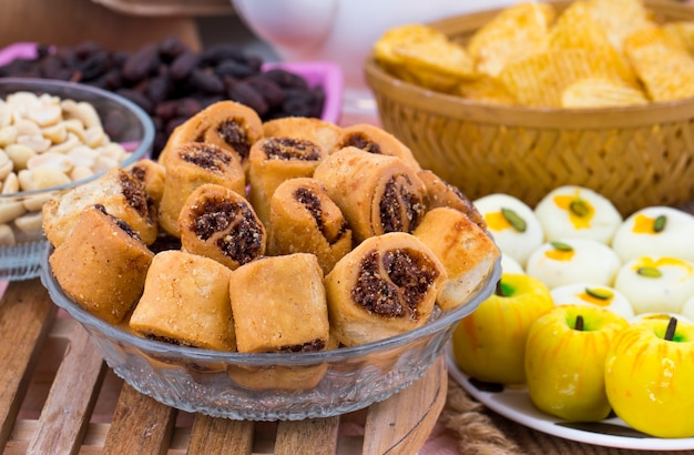 Foto snack indiano do tempo do chá de bhakarwadi