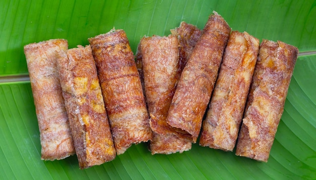 Snacks mit sonnengetrockneten Bananenrollen