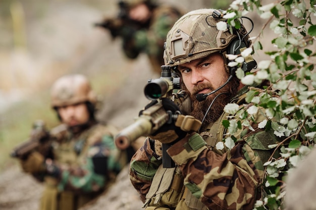 Sniper cobre esquadrão ofensivo de rangers