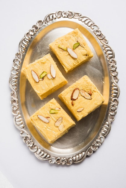 Soan Papdi o Son roll o Patisa, dulce popular de la India