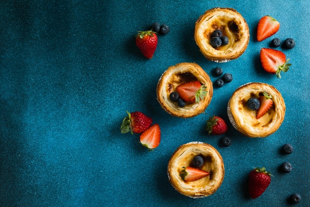 Sobremesa de tarte de ovo tradicional portuguesa Pasteis Pastel de nata ou Pasteis de Belemv