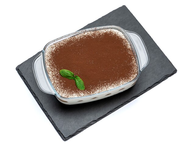 Sobremesa de tiramisu em assadeira de vidro