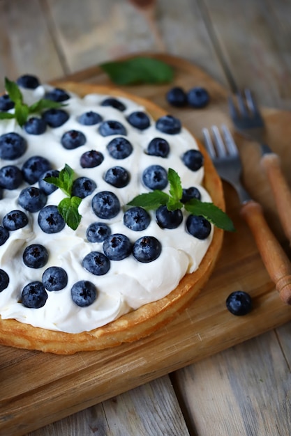 Sobremesa de verão com creme de baunilha