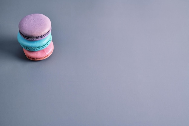 Sobremesa doce de lanche de macaron de cor pastel