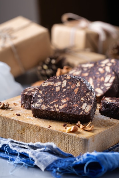 Sobremesa italiana tradicional caseira salame de chocolate natal