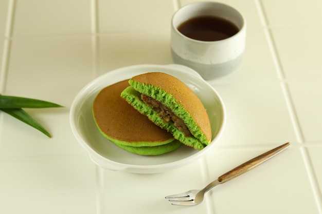 Sobremesa japonesa, chá verde Dorayaki Pan cake com feijão mungo