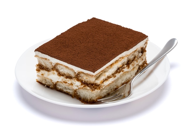 Sobremesa tradicional de tiramisu em prato de cerâmica