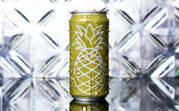 Sodastyle-Dose in metallgelb mit Ananas-Design