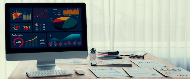 El software BI Power visualiza la pantalla del tablero de datos de la empresa en la computadora portátil Examinar