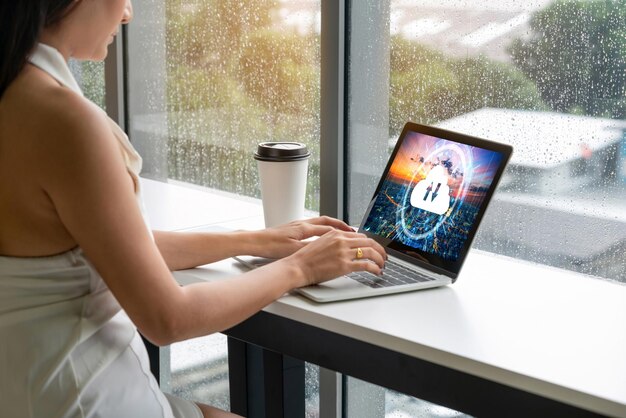 Software de computación en la nube para el trabajo remoto moderno y el almacenamiento de datos personales