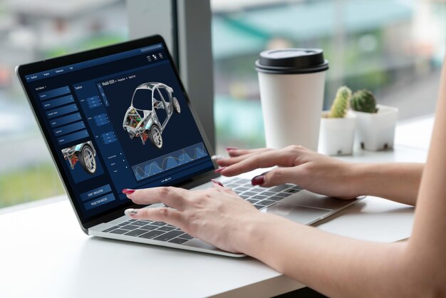 El software de diseño de automóviles eléctricos en la pantalla de la computadora muestra el plan de simulación cómodamente