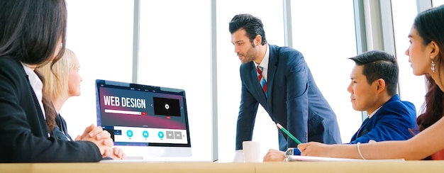 El software de diseño de sitios web proporciona una plantilla moderna para el negocio minorista en línea