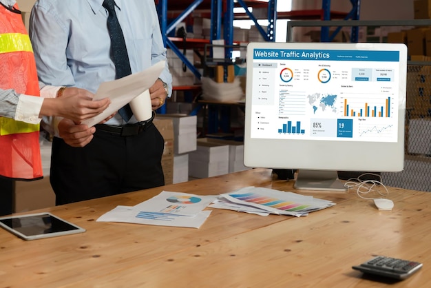 Software informático para el análisis del tráfico de sitios web datos en la pantalla de la computadora cómodamente