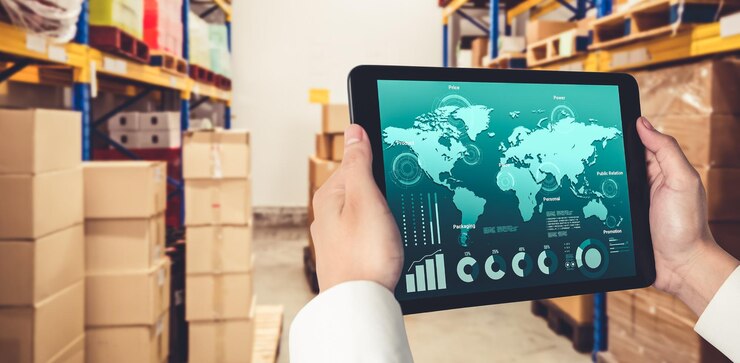Foto software innovador de gestión de almacenes en computadora para monitoreo en tiempo real