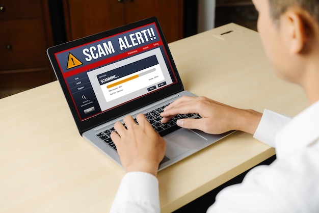 El software de seguridad cibernética muestra una alerta de ataque cibernético para una protección cómoda