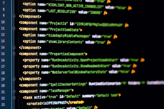 Softwareentwickler Java-Programmierung von HTML-Webcode. Abstrakter Computerskriptcode. Programmiercode-Bildschirm des Softwareentwicklers. Arbeitszeit für Softwareprogrammierung.