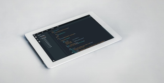 Softwareentwicklungsprogrammierung auf dem Computerbildschirm für modische Anwendungen