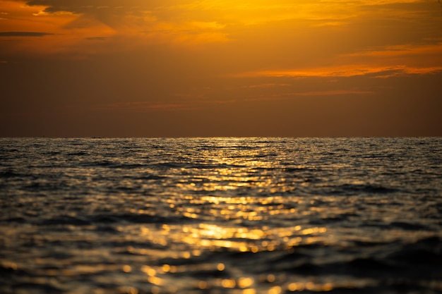 Foto el sol, el cielo, la tarde.