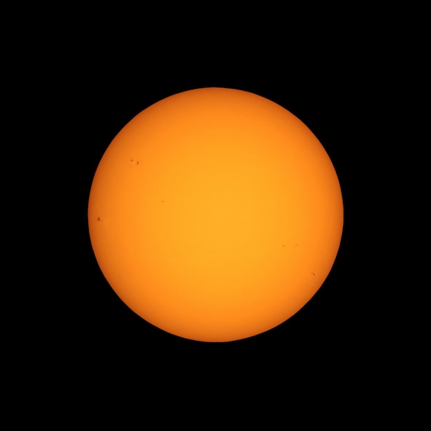 Sol con manchas solares visto con telescopio