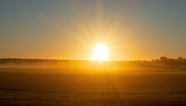 El sol saliendo por la mañana